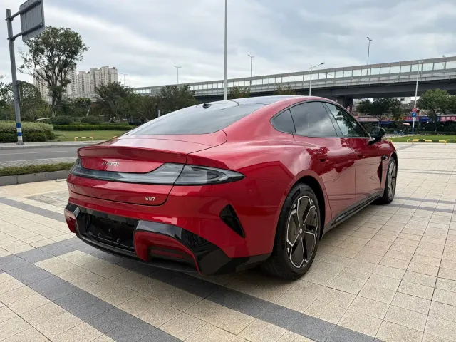 Xiaomi SU7 — Фото автомобиля 13