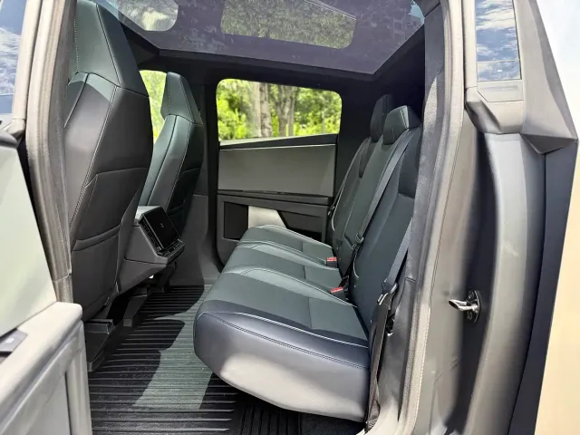 Tesla Cyber Off-Road Traveler — Фото автомобиля 14