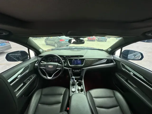 Cadillac XT6 — Фото автомобиля 16