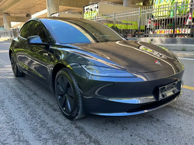 Tesla Model 3 — Фото автомобиля 3