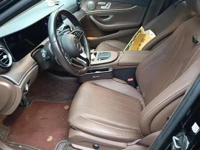 Mercedes-Benz E-Class — Фото автомобиля 2