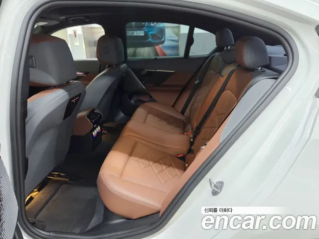 BMW 5 Series G60 — Фото автомобиля 13