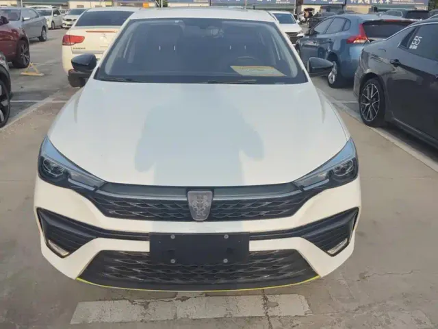 Roewe i5 — Фото автомобиля 2