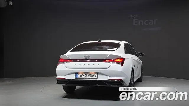 Hyundai Avante CN7 — Фото автомобиля 4