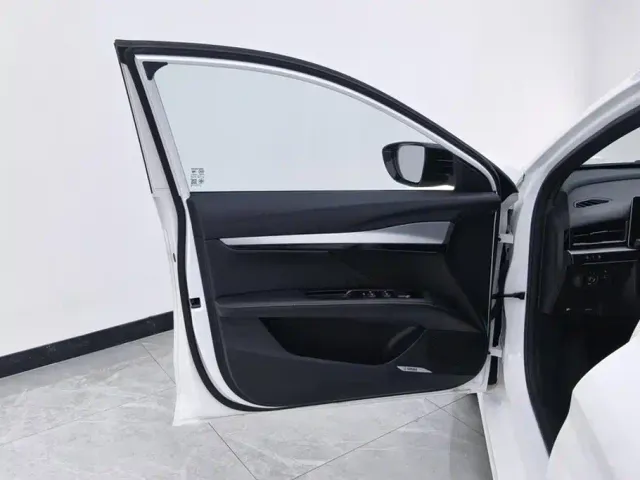 MG 5 Scorpio — Фото автомобиля 7