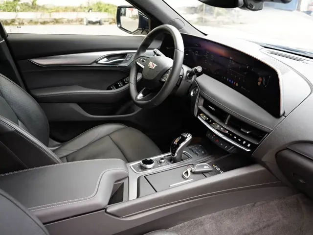 Cadillac CT5 — Фото автомобиля 14