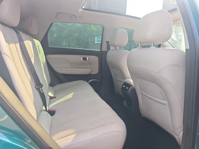 GAC Aion UT — Фото автомобиля 10