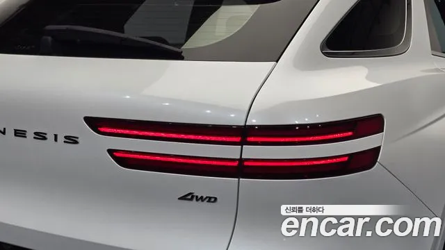 Genesis GV70 — Фото автомобиля 8