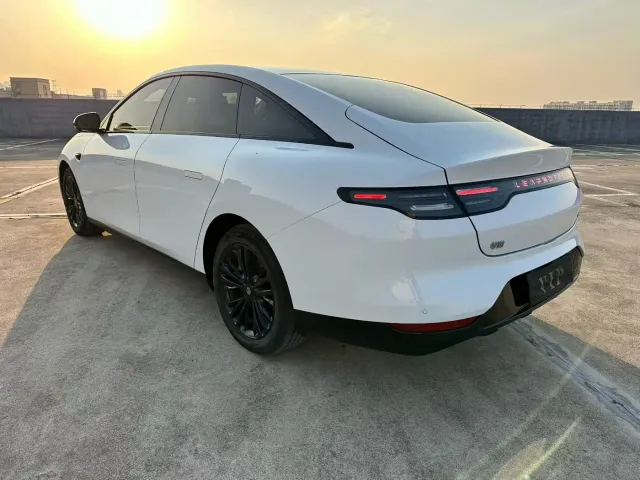 Leapmotor C01 — Фото автомобиля 6