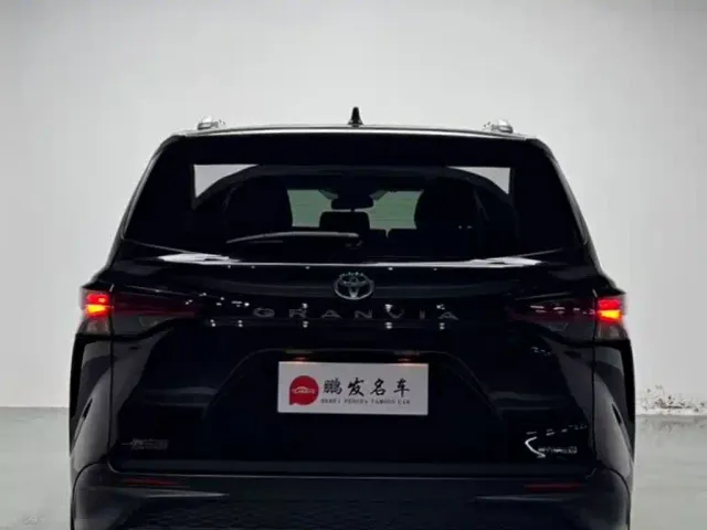 Toyota Granvia — Фото автомобиля 18