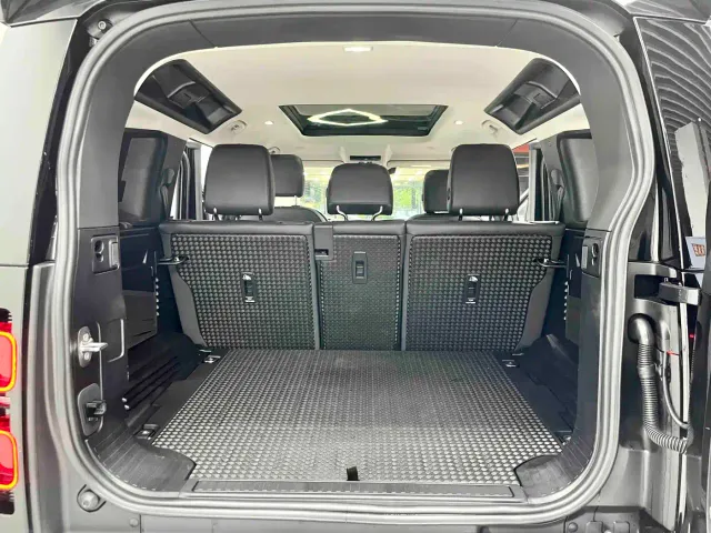 Land Rover Defender — Фото автомобиля 14