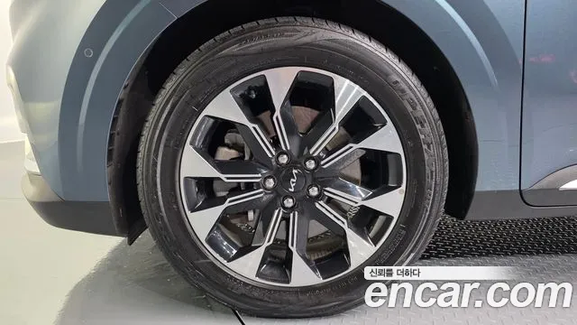 Kia Carnival Generation 4 — Фото автомобиля 5