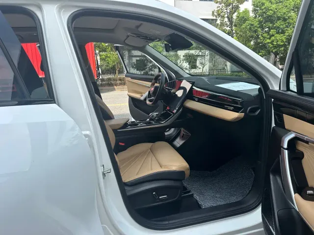 Geely Boyue L — Фото автомобиля 7