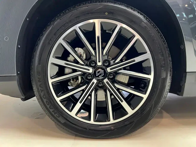 Leapmotor B10 — Фото автомобиля 18