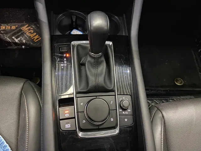 Mazda Axela — Фото автомобиля 24