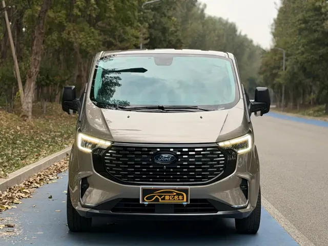 Фотография автомобиля — Ford Transit