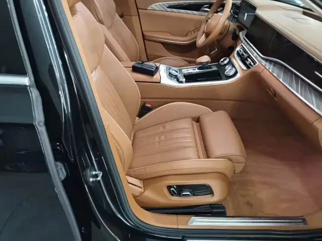 Hongqi H9 — Фото автомобиля 24