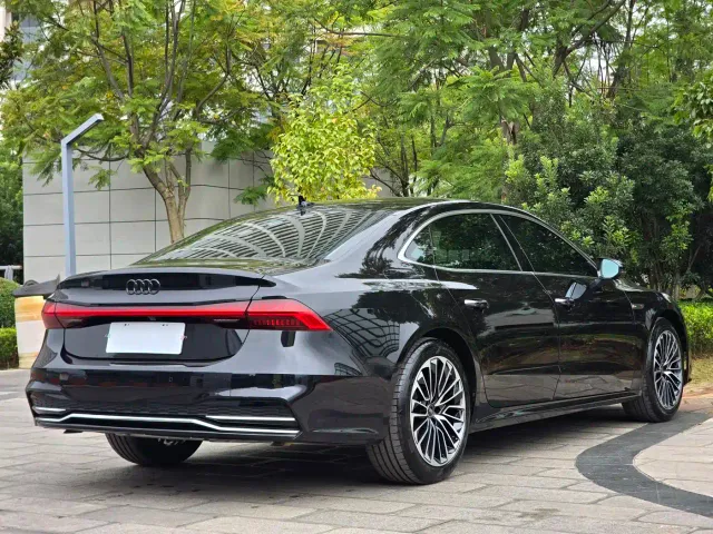 Audi A7L — Фото автомобиля 10