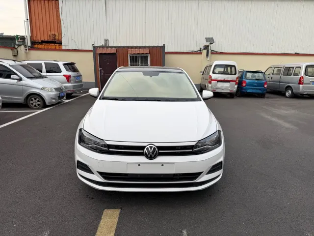 Volkswagen Polo — Фото автомобиля 2