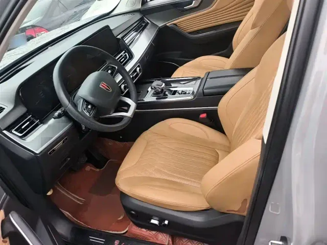 Hongqi HS5 — Фото автомобиля 14
