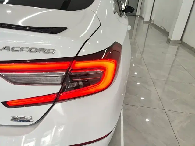 Honda Accord — Фото автомобиля 7