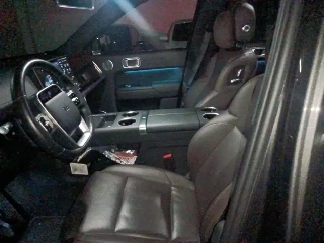 Li Auto L9 — Фото автомобиля 16