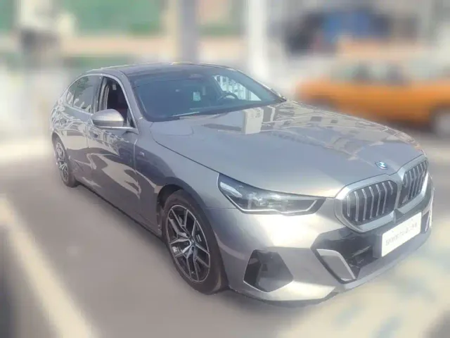 BMW i5 — Фото автомобиля 5