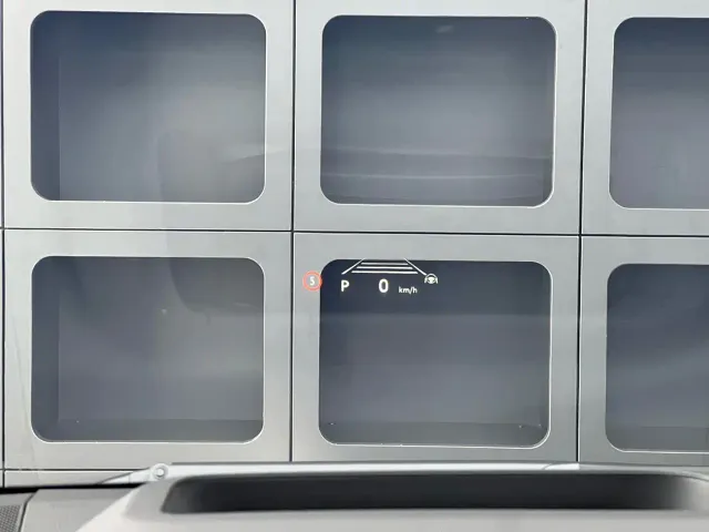 Toyota Alphard — Фото автомобиля 23