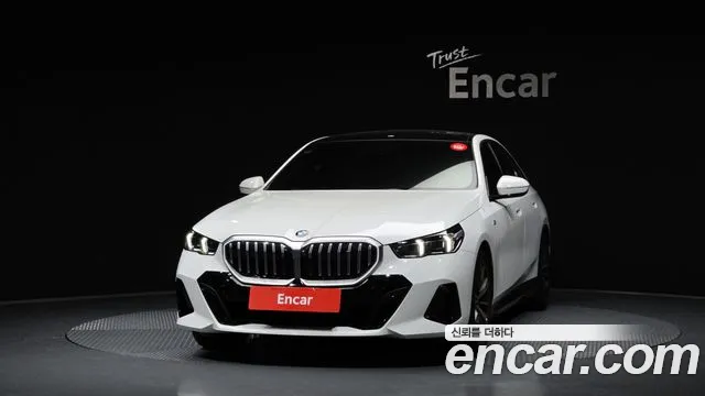 BMW 5-Series 5 серия (G60) 530i xDrive M Sport — Фото автомобиля 2