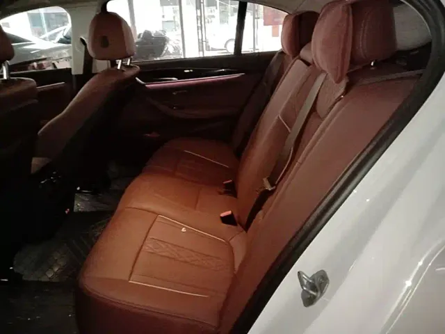 BMW 5 Series — Фото автомобиля 16
