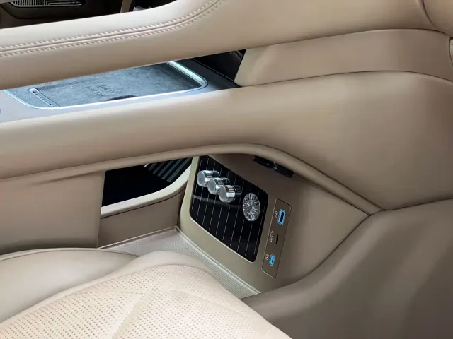 BYD U8L — Фото автомобиля 21