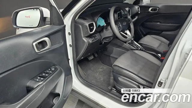 Hyundai Venue — Фото автомобиля 10