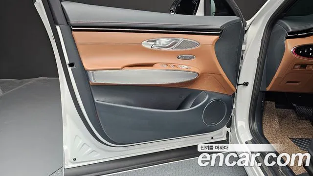 Genesis GV70 — Фото автомобиля 13