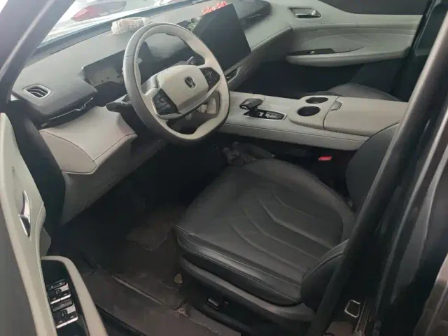 Changan Changan UNI-Z New Energy 2024 Blue Whale iDD 125km Surpassing Edition — Фото автомобиля 9