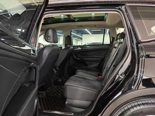 Volkswagen Tiguan L — Фото автомобиля 8