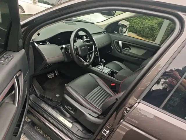 Land Rover Discovery Sport — Фото автомобиля 15