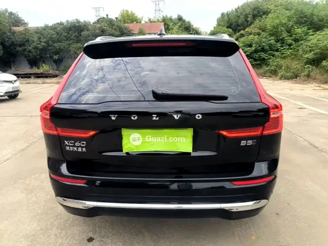 Volvo XC60 — Фото автомобиля 5