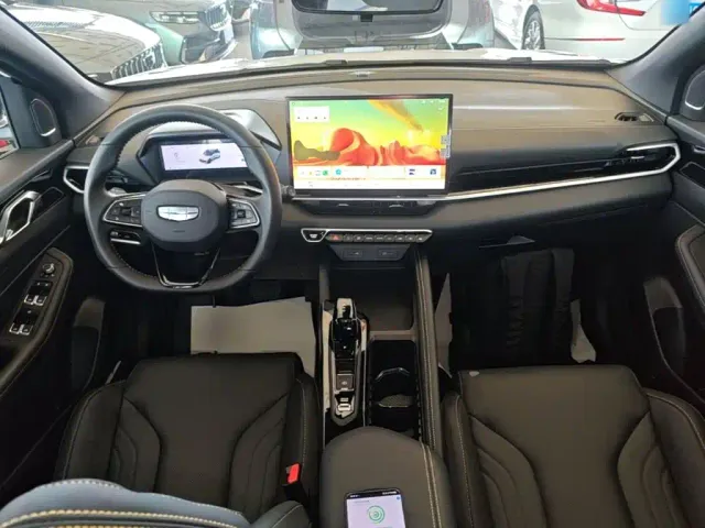 Geely Binyue — Фото автомобиля 9