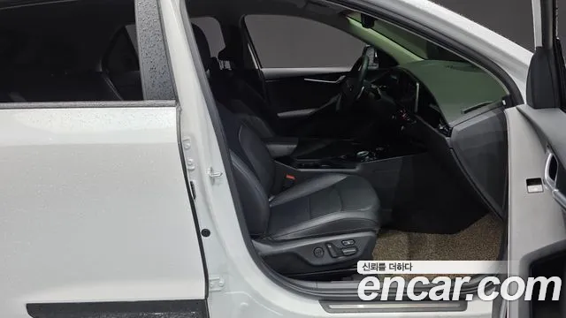Kia Niro The All New Niro Signature — Фото автомобиля 11
