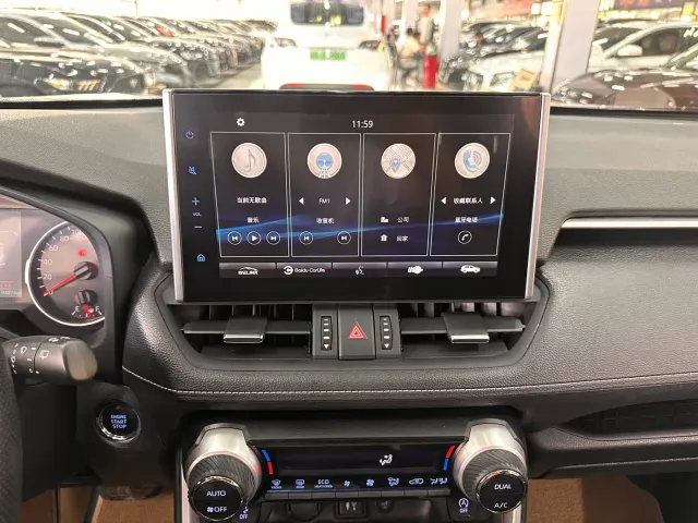 Toyota Wildlander — Фото автомобиля 14