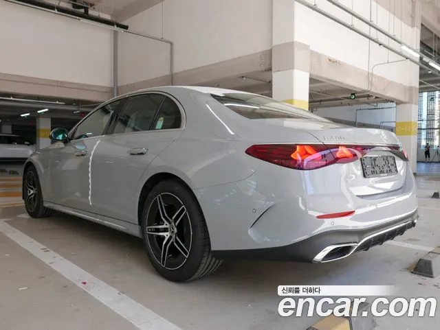 Mercedes-Benz E-Class — Фото автомобиля 5