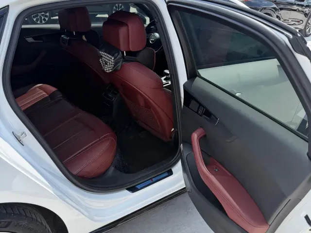 Audi A4L — Фото автомобиля 13