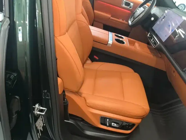 Li Auto L7 — Фото автомобиля 24