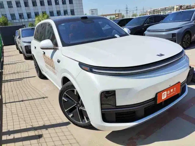 Li Auto L9 — Фото автомобиля 5
