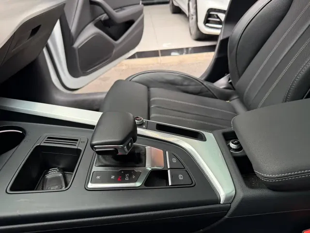 Audi A4L — Фото автомобиля 9