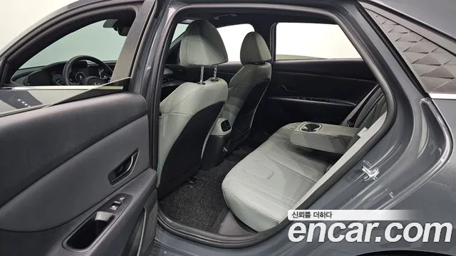Hyundai Avante CN7 — Фото автомобиля 12
