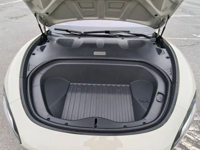 Xiaomi SU7 — Фото автомобиля 5