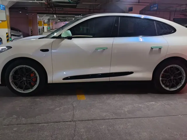 IM Motors LS6 — Фото автомобиля 5