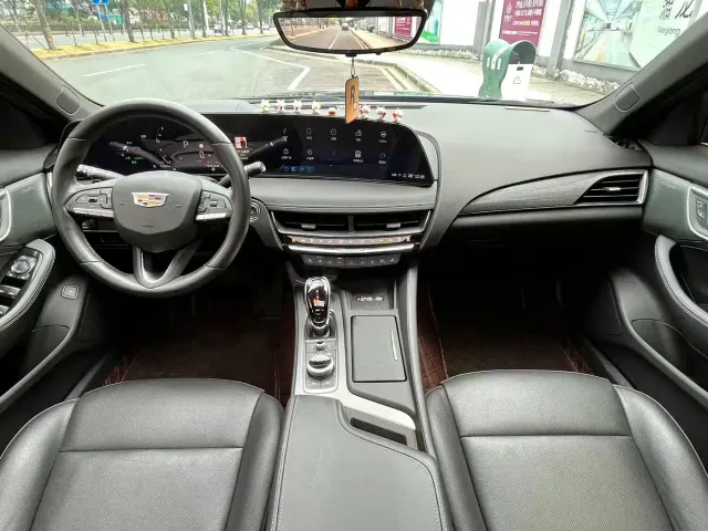 Cadillac CT5 — Фото автомобиля 7