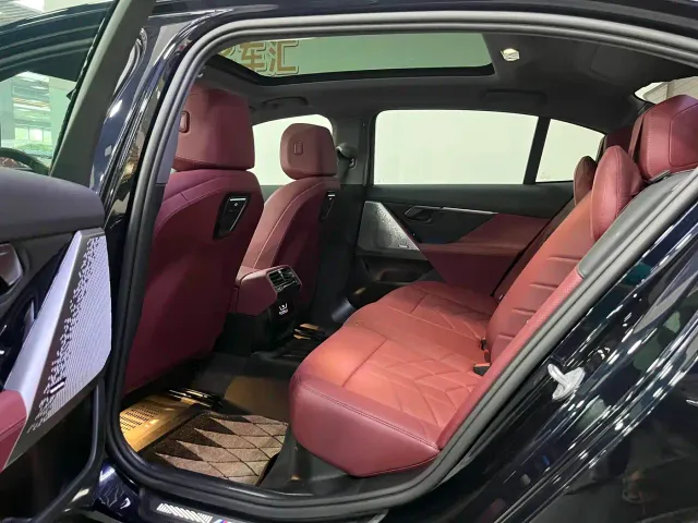 BMW 5 Series — Фото автомобиля 8